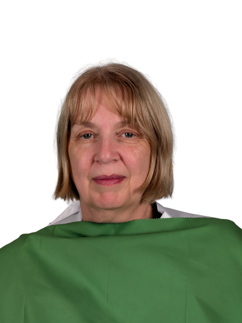 Person 4 with a colour that harmonises with their natural colouring